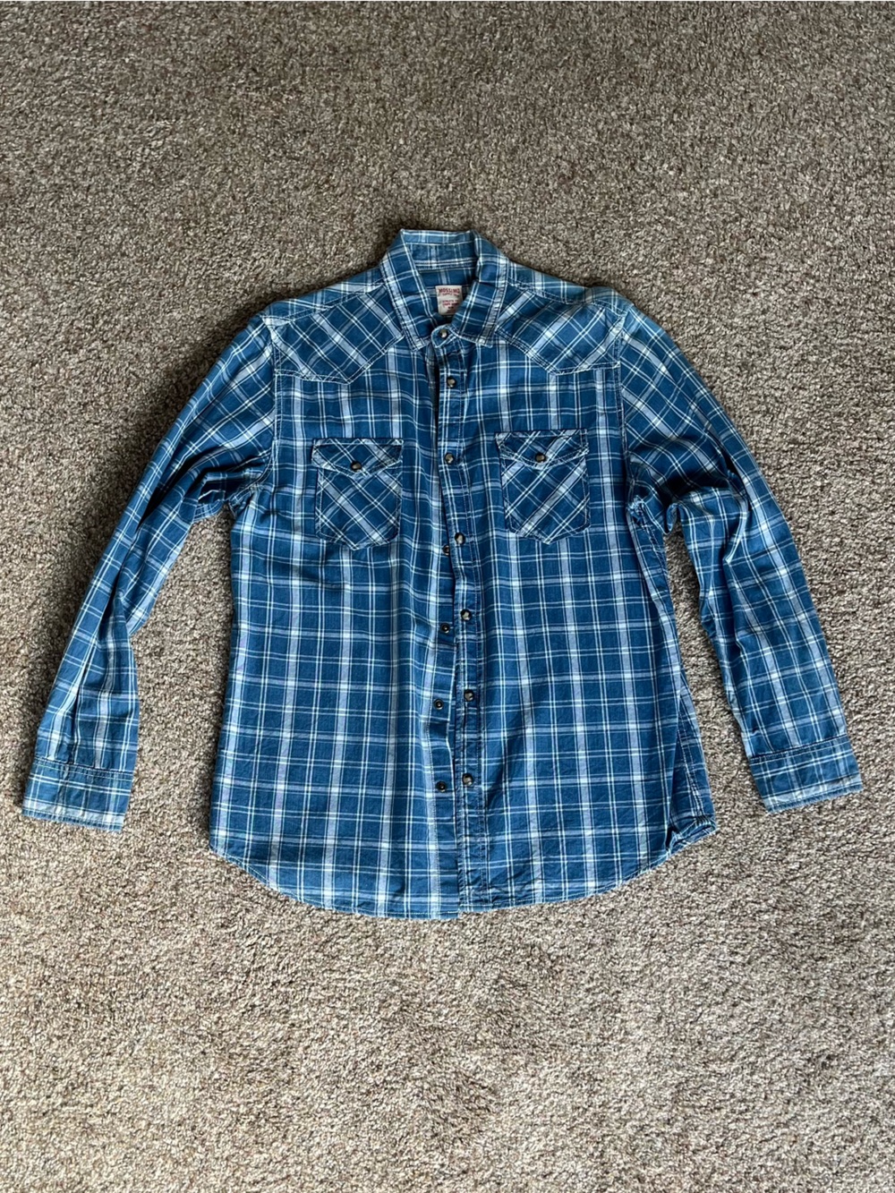 Men’s Plaid Long-Sleeve Button-Down Shirt